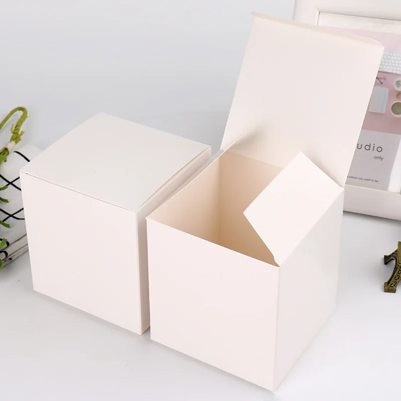 Event Party Box - 100pcs 5x5x5/6x6x6/7x7x7/8x8x8 ซม.ว่างเปล่ากระดาษแข็งสีขาวของขวัญกล่องกระดาษคราฟท์ Candy กล่องบรรจุภัณฑ์ DIY